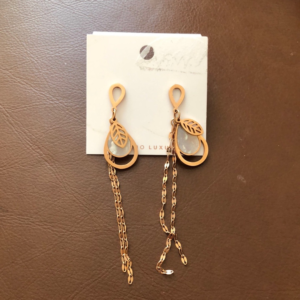 Chic Gold Leaf Chain Earrings